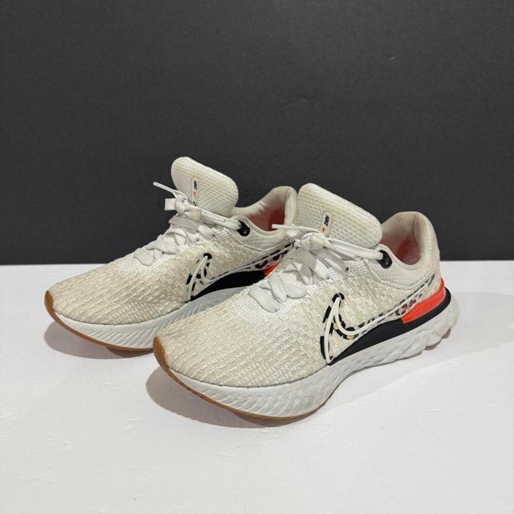 Nike Air Zoom Pegasus 38 white & cream sneakers Women’s Size 7.5